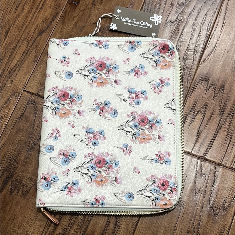 Matilda Jane Heart to Heart OnThe Go Tech Organizer